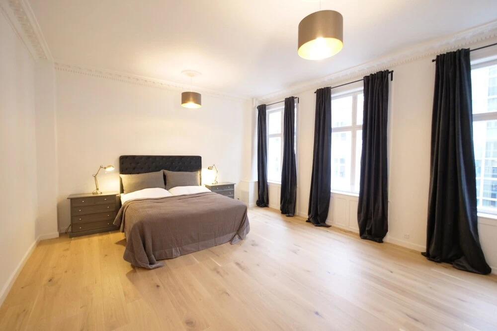 Sanders King - Smart 4-bdr Apt in City Center