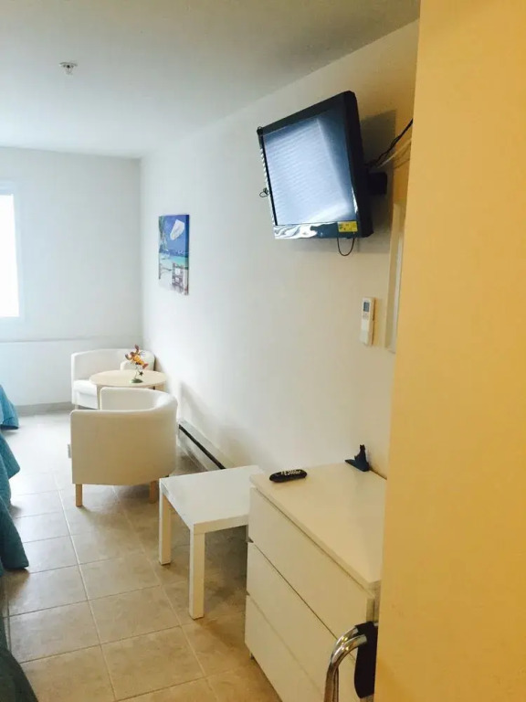 SurfSide Suites