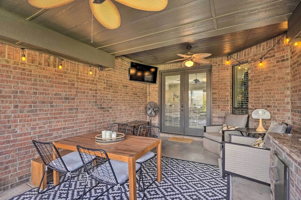 Luxe Midland Retreat w/ Patio, Grill & Yard!
