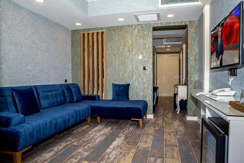 THE LEA HOTELS & SUITE