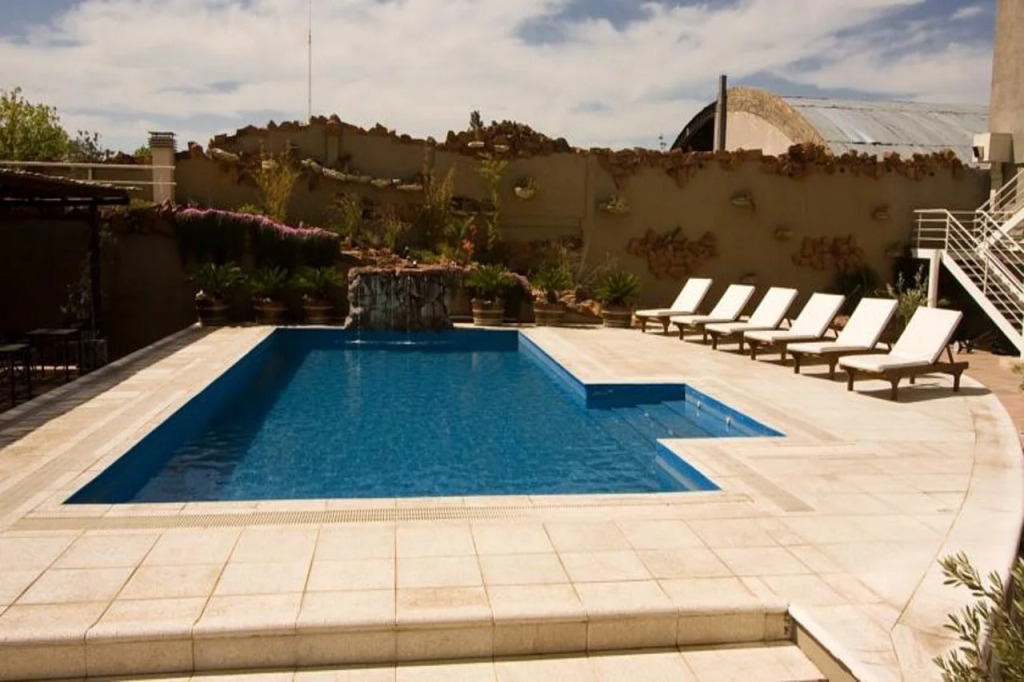 Hotel Tower Inn & Suites