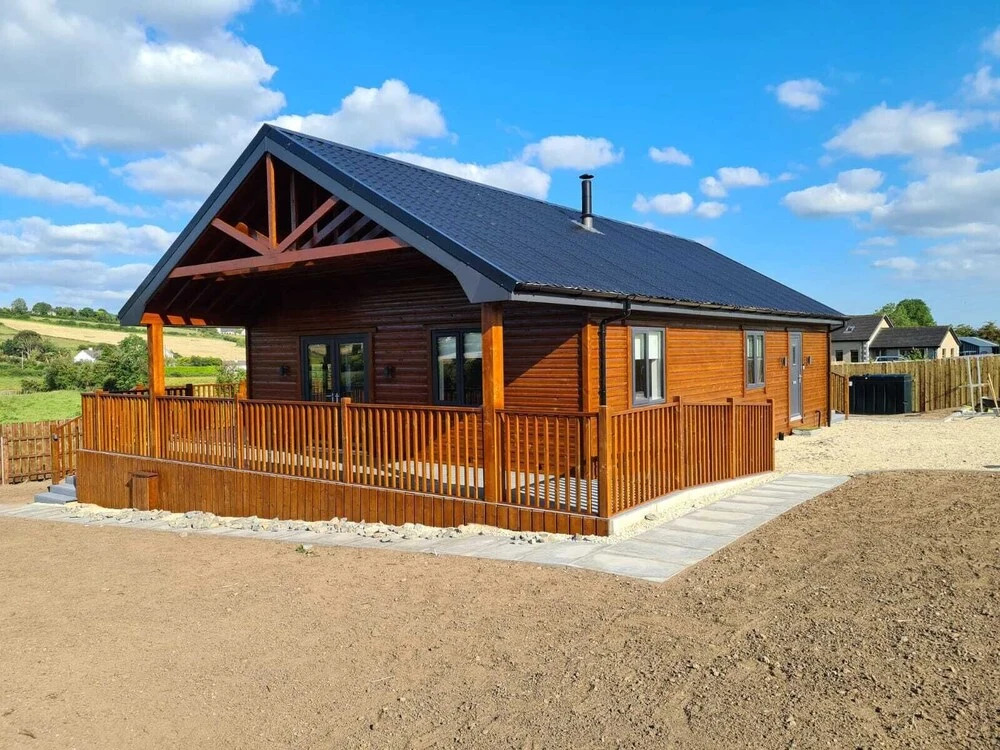 Lovely 3-bed Cabin in Meigh