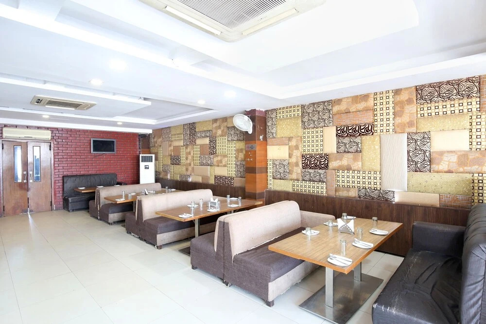 Hotel Lemon And Chilli By OYO Rooms
