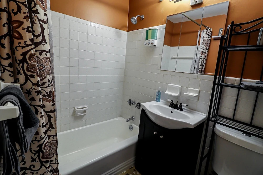Perfect DTWN Condo with King beds
