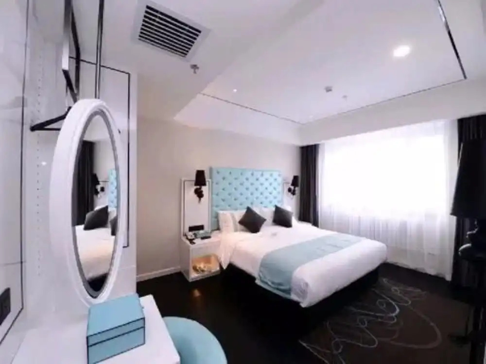 Xana LITE Hotel 5th Avenue Branch