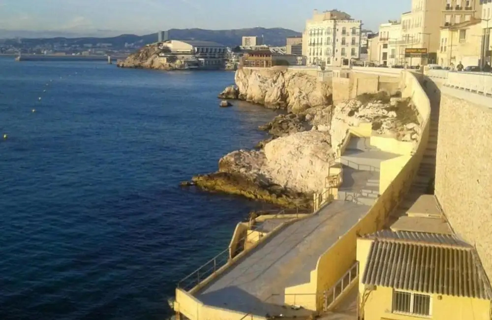 Studio avec Terrasse à 2 personnes possibilité en supplément 3 a 4 personnes