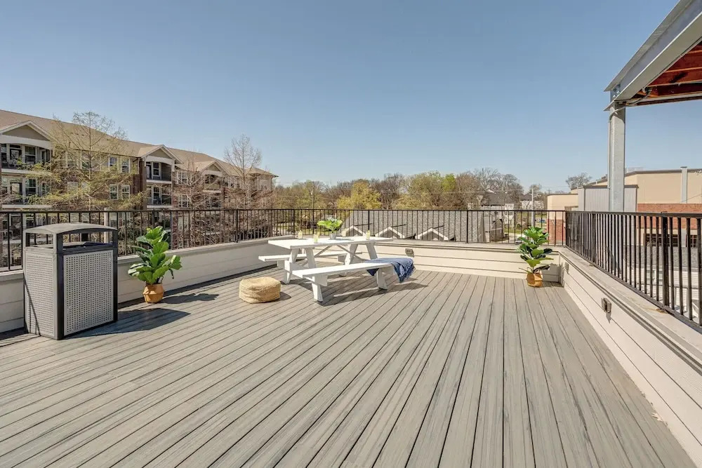 Mesmerize Melrose - Mins to Broadway - 2 Bedrooms
