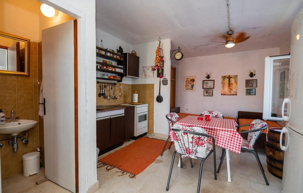 Nice Home in Podgora With Wifi and 2 Bedrooms