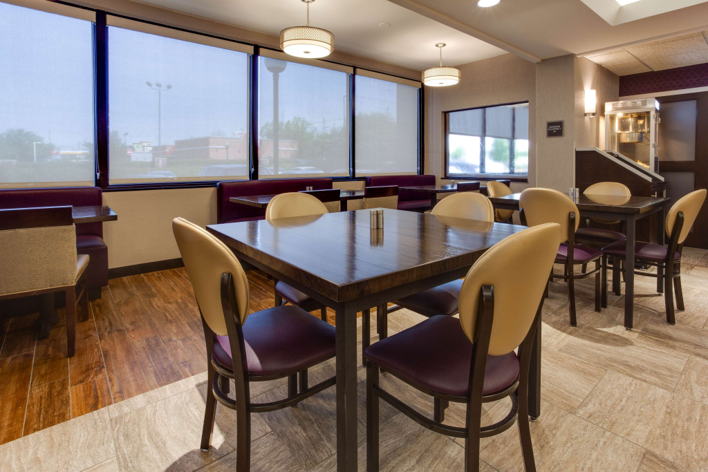 Drury Inn & Suites Louisville East
