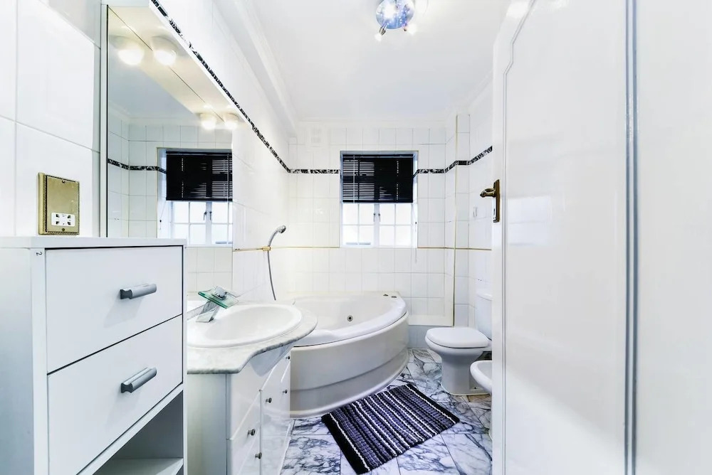 Cosy West End Flat min From Selfridges & Oxford st