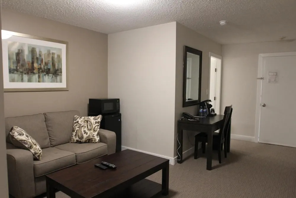 Northwood Plaza Hotel