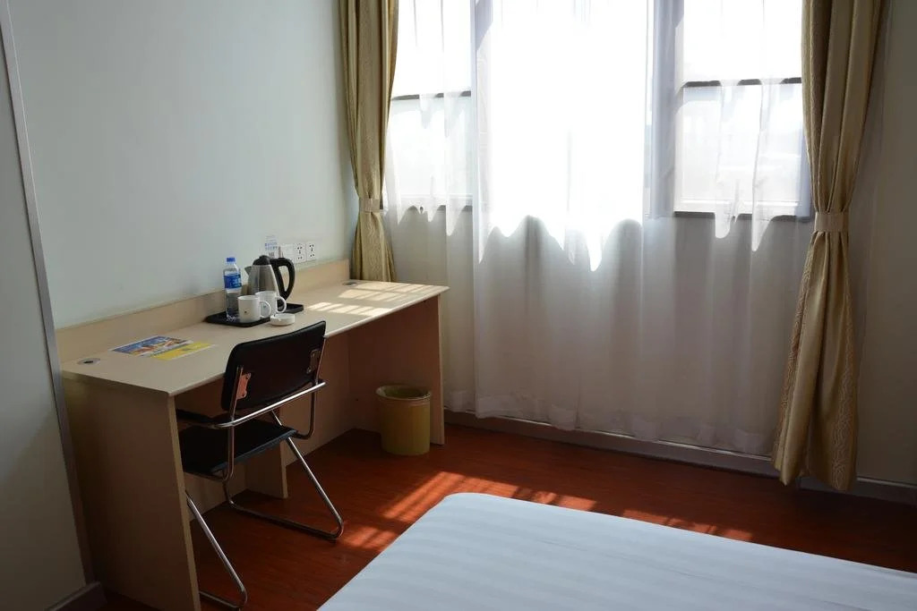 Hanting Express Shenzhen Baoan Shajing