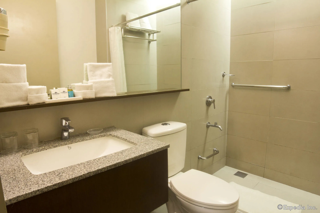 Microtel by Wyndham - Acropolis