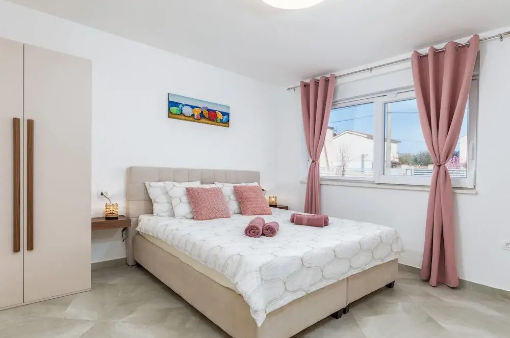 Lovely Family Bungalow With Private Pool
