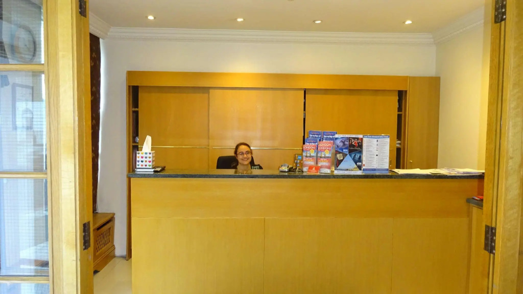 Americana Hotel