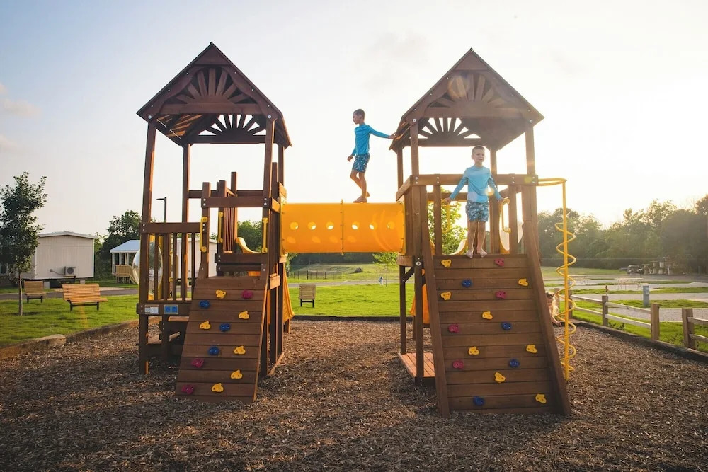 Camp Landa Resort