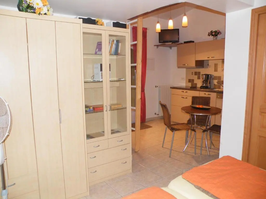 Villa Liamone Studio für 3 Personen , 400m vom Strand, Pool, Klimaanlage