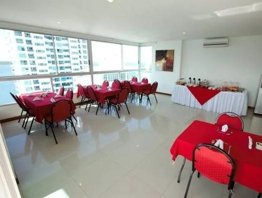 Travelers Orange Cartagena