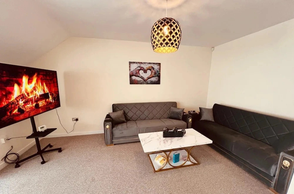 Middlesbrough Stylish Flat 2 Bedrooms & 2 Bathrooms & Private Parking-free Wifi