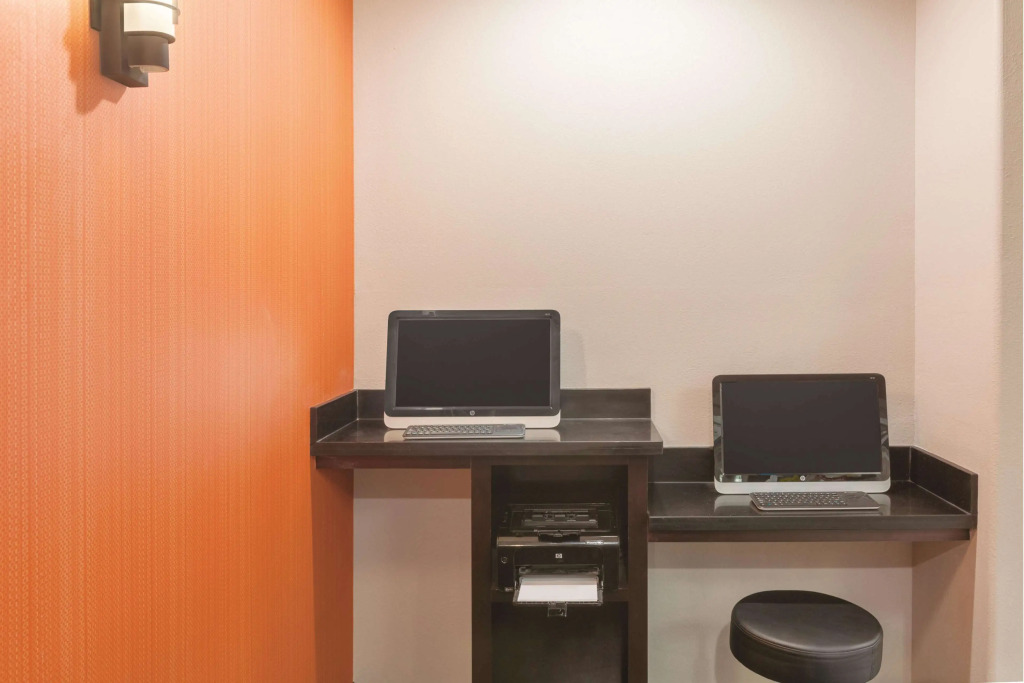 La Quinta by Wyndham Houston IAH Bush Intl Airport E