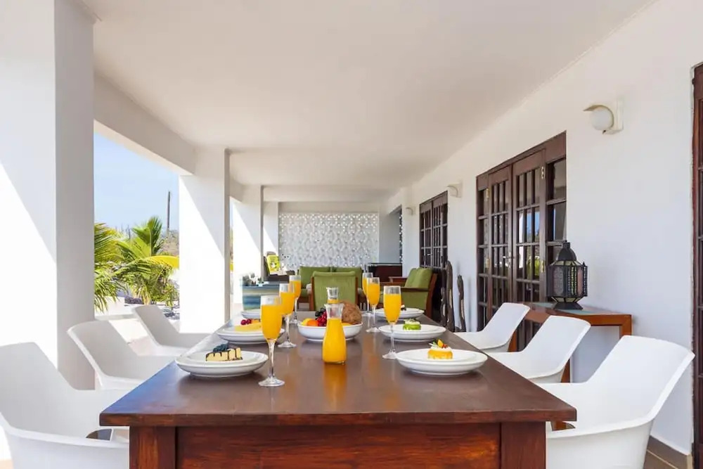 Beautiful 3br2 5BA Villa w Pool Close 2 Baby Beach