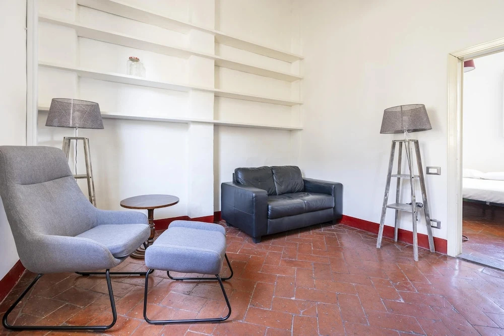 Cerchi 3 in Firenze With 2 Bedrooms and 1 Bathrooms