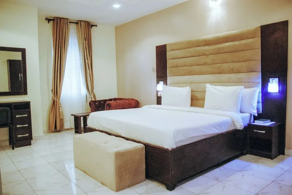 Golden Top Hotel