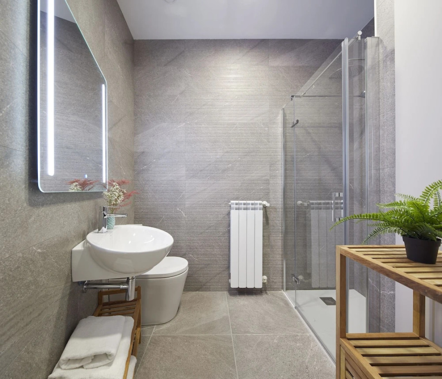 Emeka Suite by FeelFree Rentals