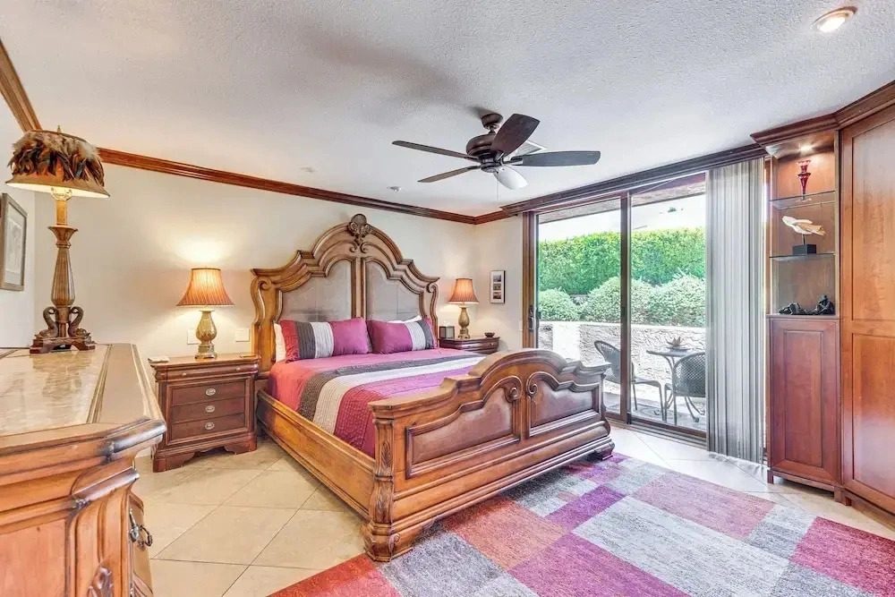 Chic, Walkable Desert Retreat - Private & Serene