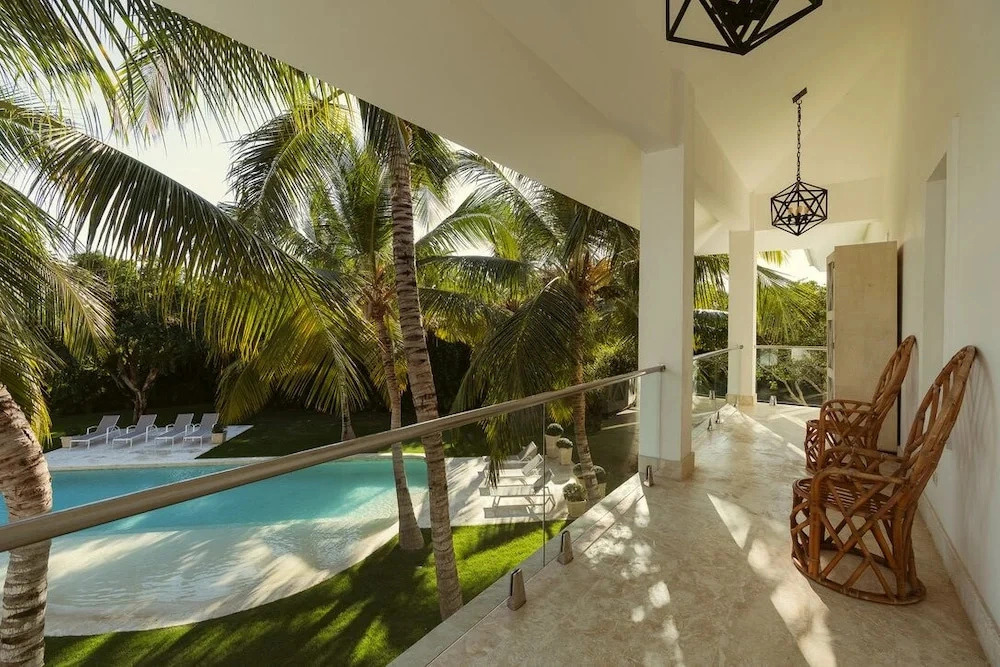 8 BDR Villa Walking Distance From Private Beach With Service Staff