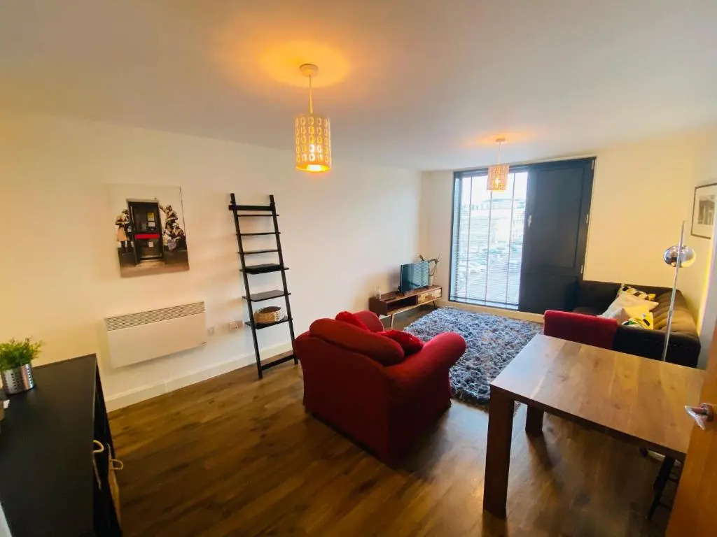 Stewart St James Walk Apartment