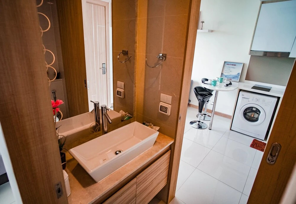 Riviera 1BR Sea View 2605 by Pattaya Holiday