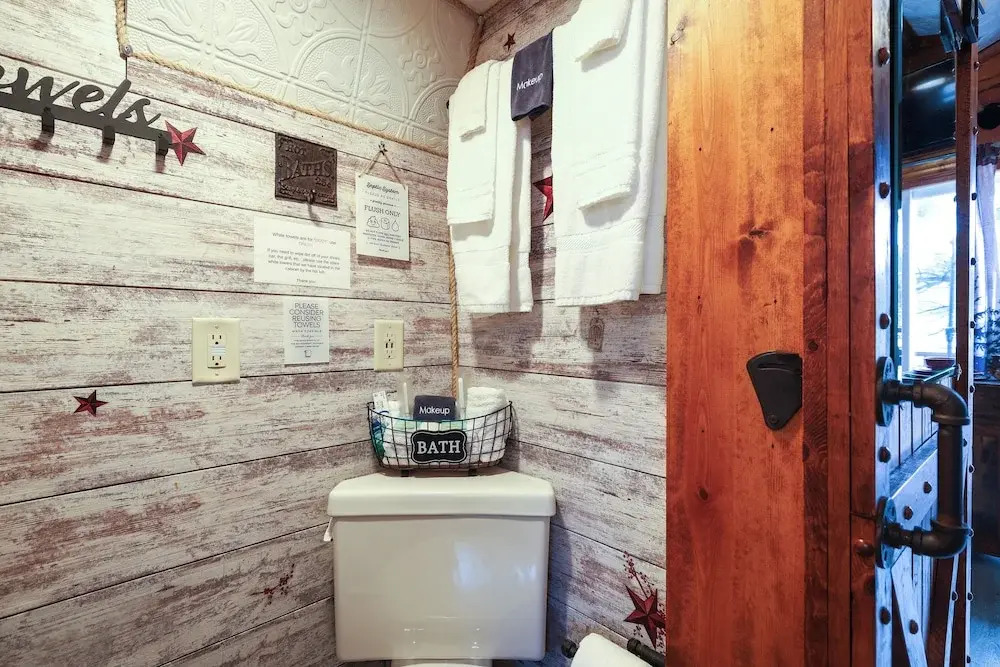 Tiny Cabin w/ Outdoor Dining Area - Near Keystone!