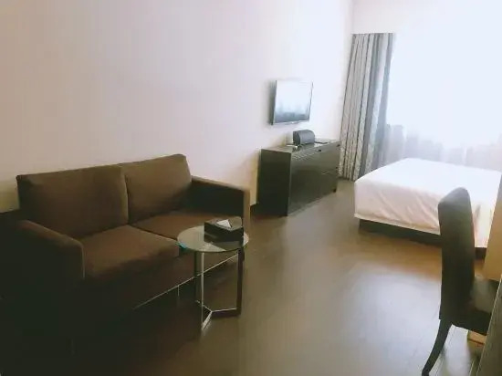 Orange Hotel (Shanghai Ruijin South Road)