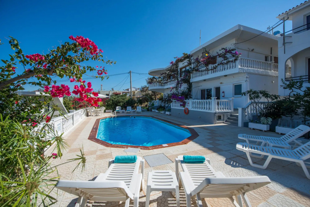 Rouladina Apt 6 in Stalos