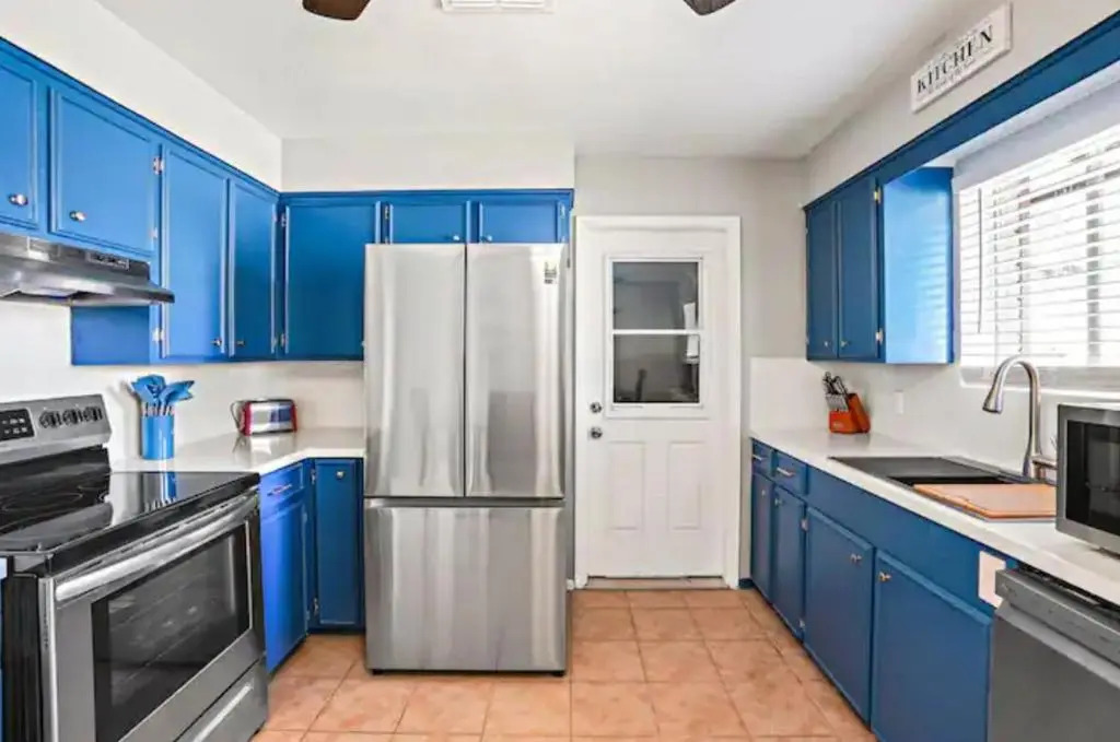 Pet Friendly 3BR 15BA w 65 TVs Nearby Shopping - Birchwood