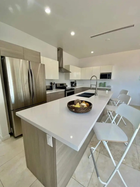 Family 3BR House W Amazing Private Pool Parking
