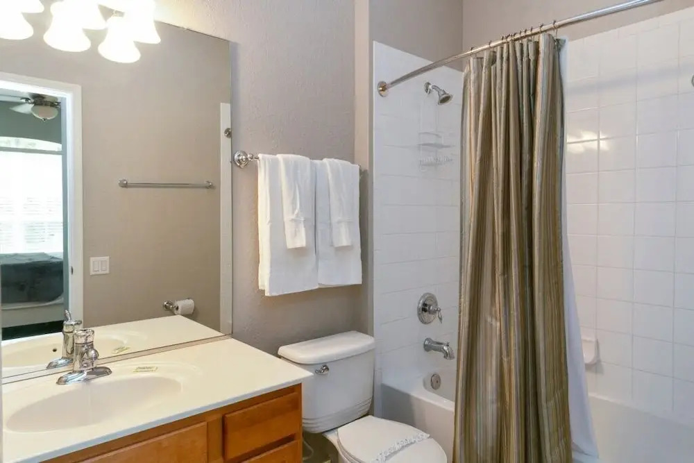 4 Bed / 4 Bath Villa on Windsor Hills Home