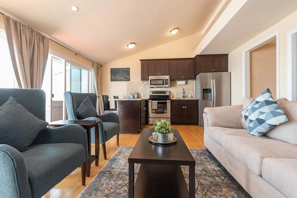 Oceanfront Malibu Beach House 1 bdr 4 Sleeps