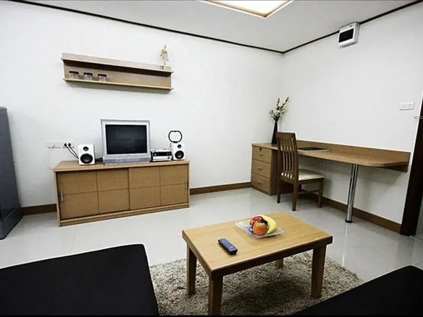 The Chateau Luxury Serviced Apartment