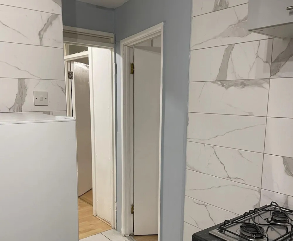 Walk to Lcy Airport/ Excel /dlr 1Br Flat