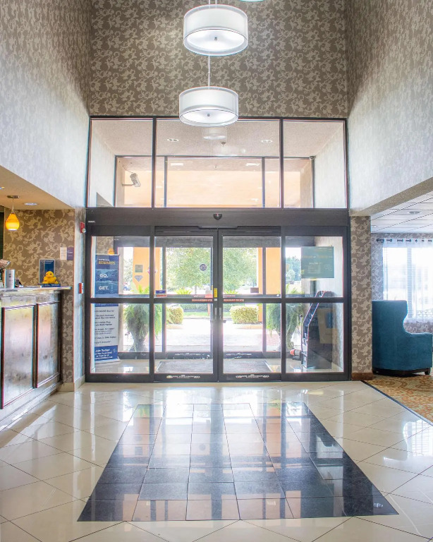 Best Western Plus Richmond Hill Inn