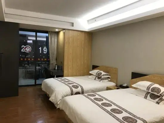 Yuehui International Apartment