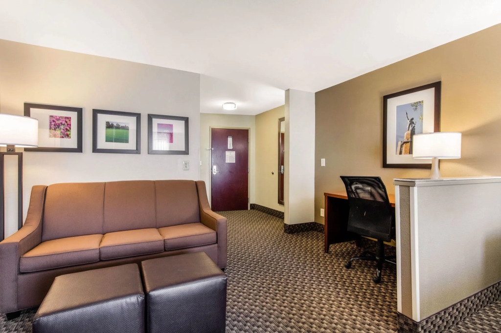 Comfort Suites Tuscaloosa near University