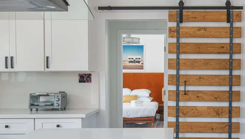 Spacious 4BR Near Old Town by WanderJaunt