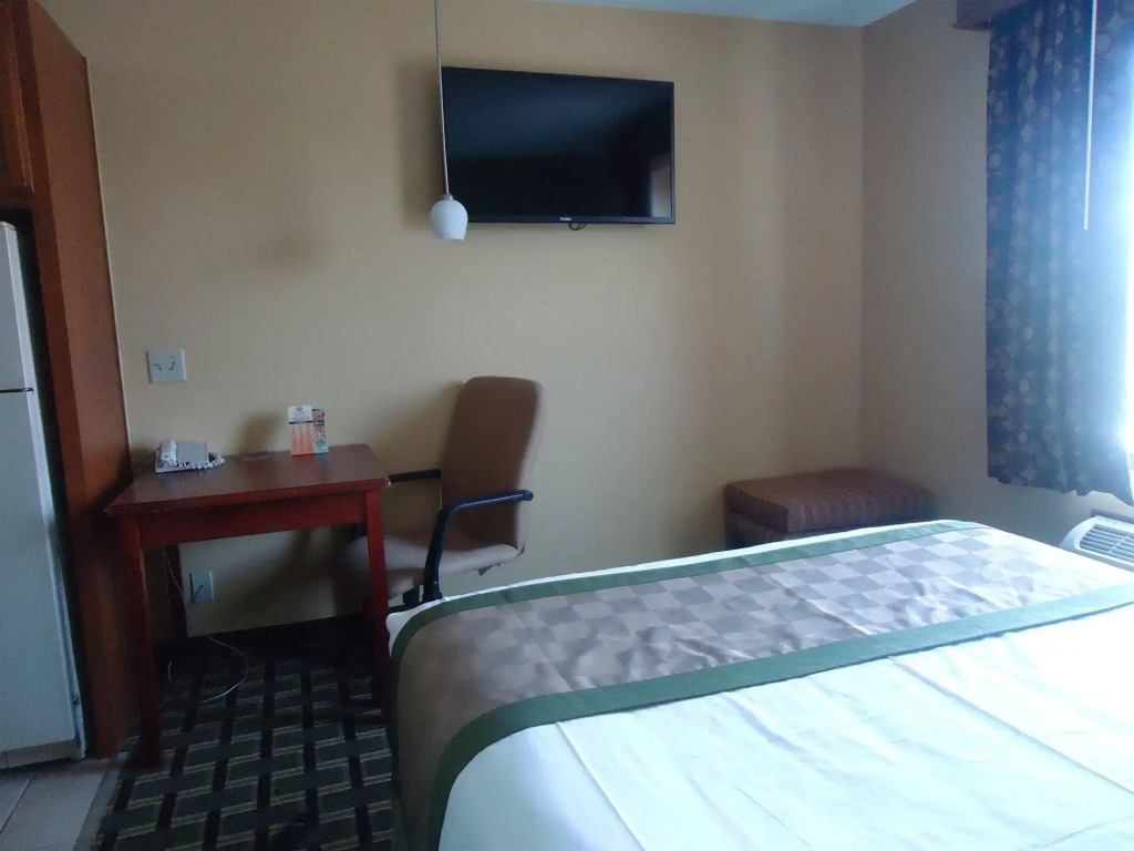 TownHouse Extended Stay Hotel Downtown