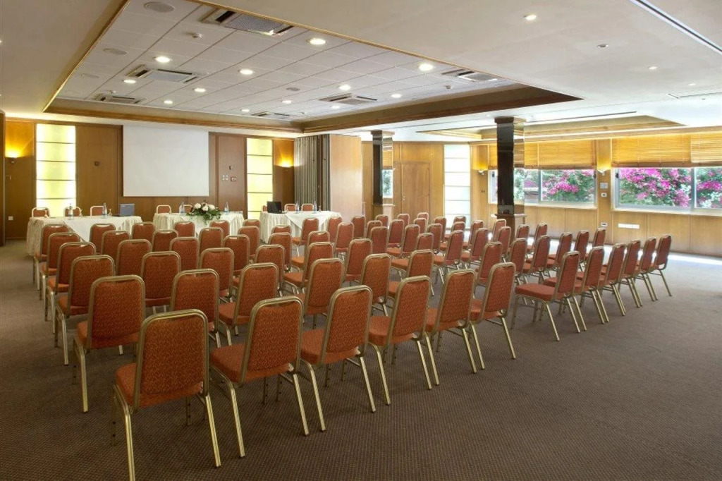 Lordos Beach Hotel & Spa