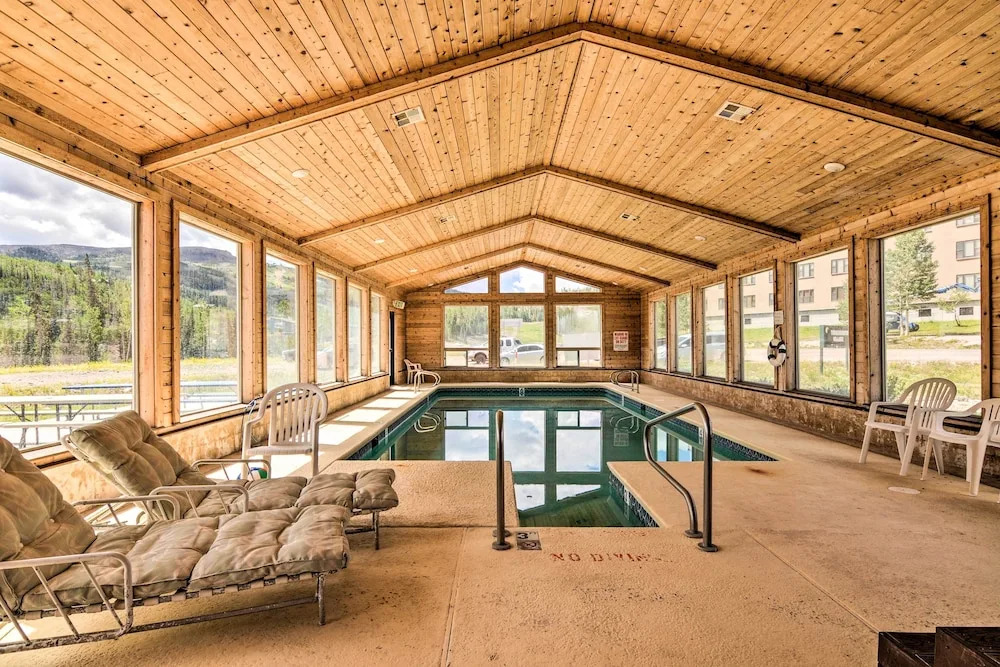 Romantic Ski Haven w/ Balcony: Brian Head Studio