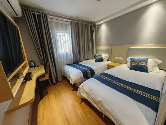 Kaiman Light Luxury Hotel (Shanghai University Jinqiu Road Subway Station)