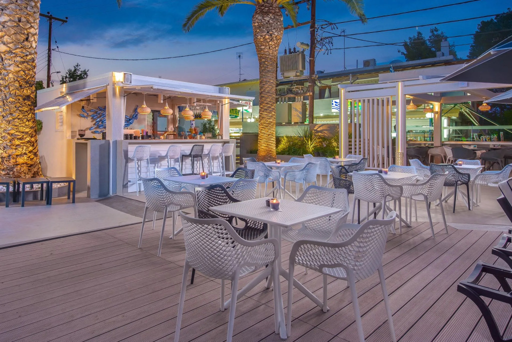 Dionysos Hotel & Suites
